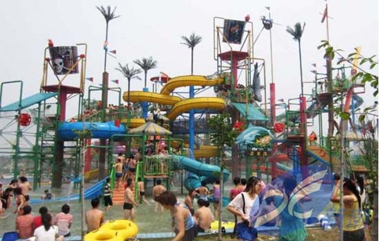 <b>大型互動(dòng)水寨</b>